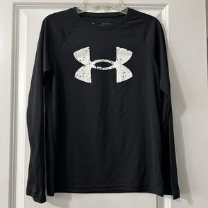 Under armour long sleeve boys shirt loose
